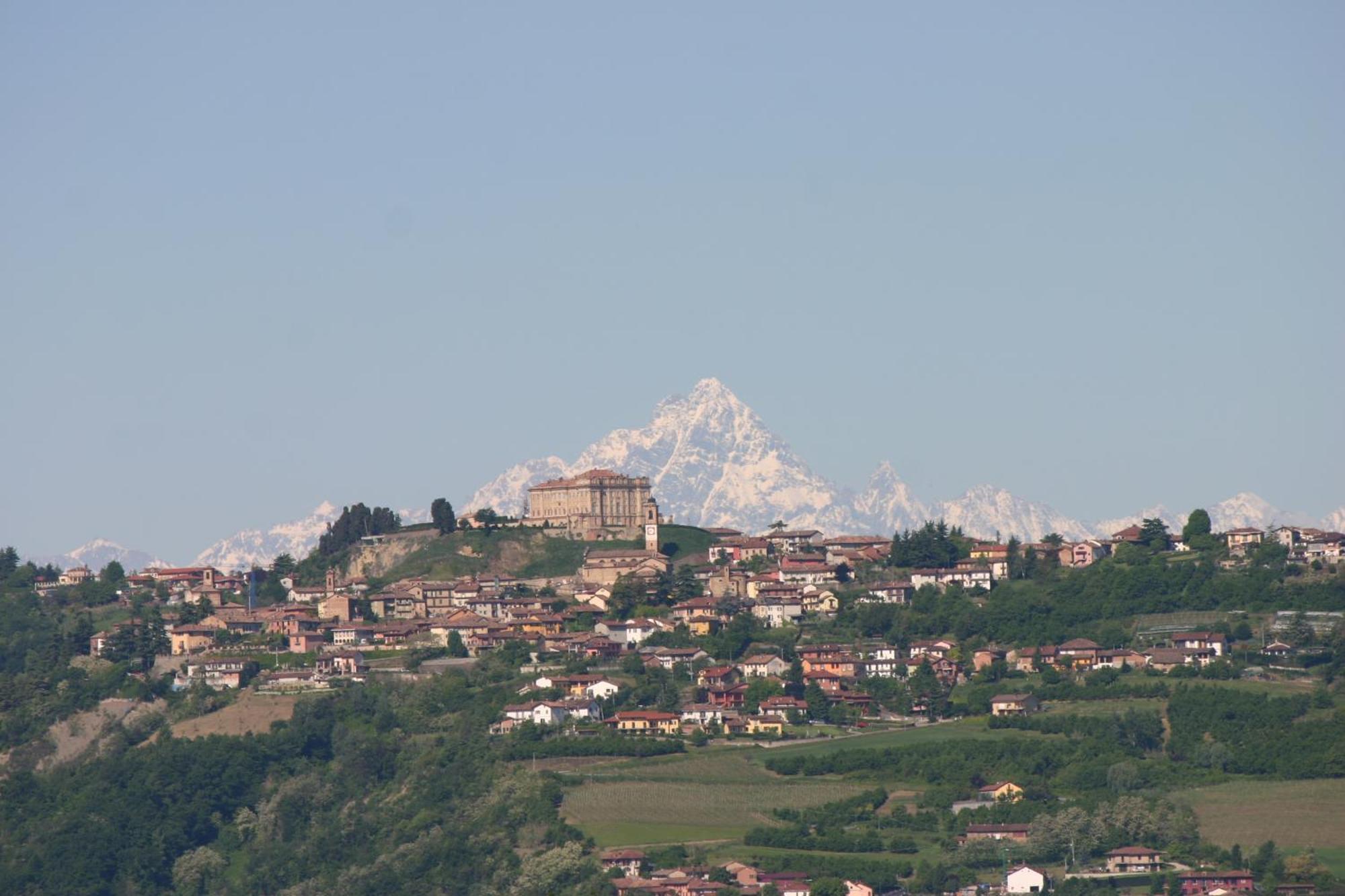 Bed and Breakfast Cascina La Corte Нейве Экстерьер фото