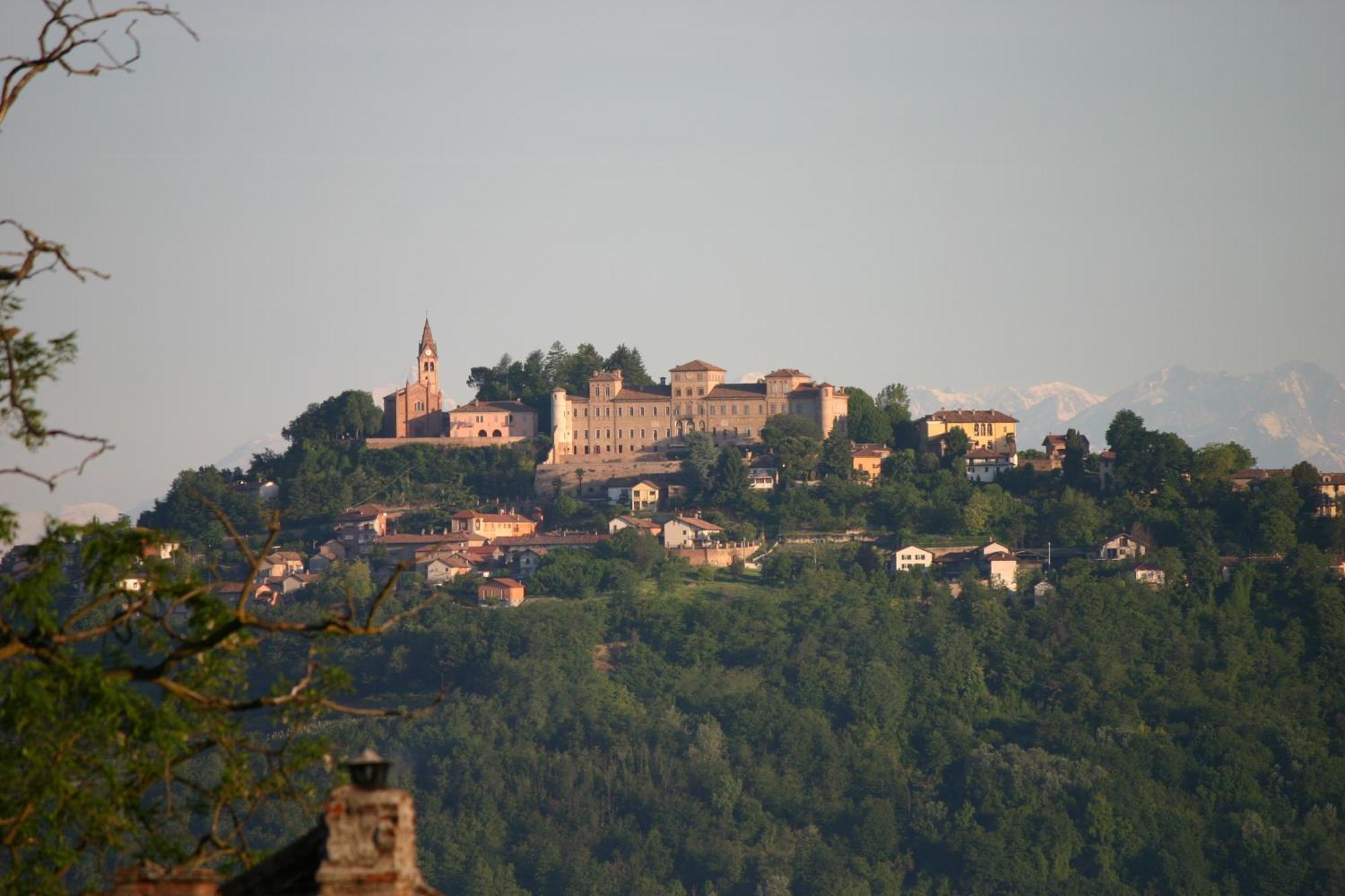 Bed and Breakfast Cascina La Corte Нейве Экстерьер фото