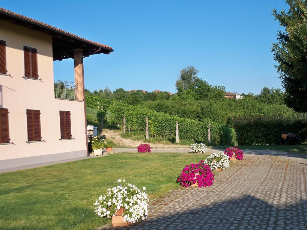 Bed and Breakfast Cascina La Corte Нейве Экстерьер фото