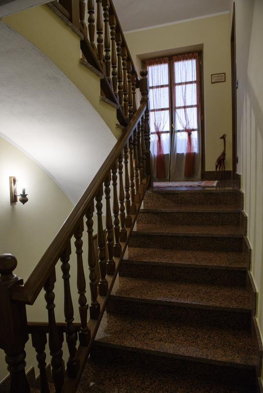 Bed and Breakfast Cascina La Corte Нейве Экстерьер фото