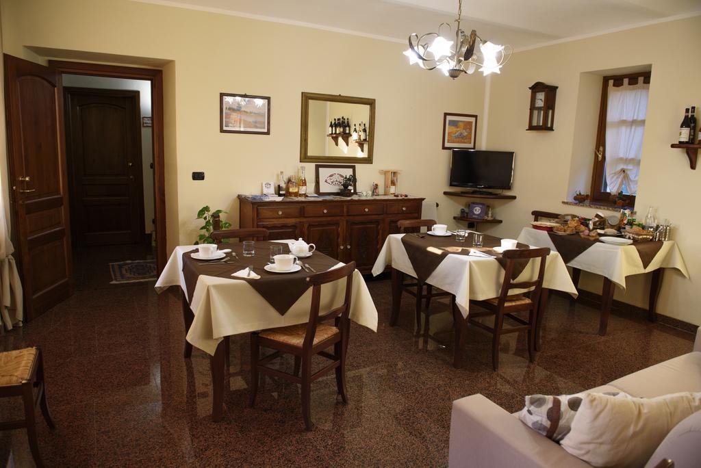 Bed and Breakfast Cascina La Corte Нейве Экстерьер фото