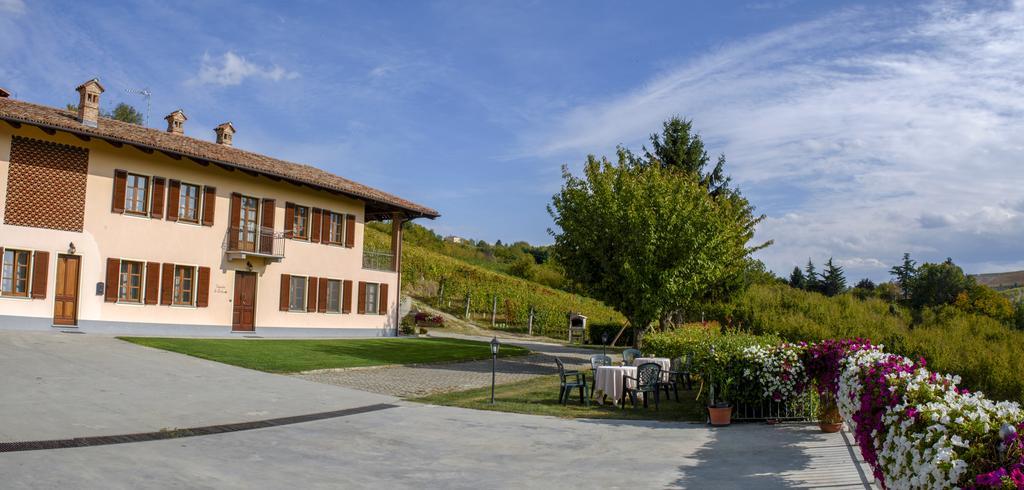 Bed and Breakfast Cascina La Corte Нейве Экстерьер фото